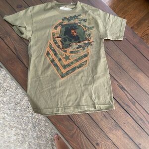 Metal Mulisha t-shirt with a skull and military-style graphic. New without tag-S